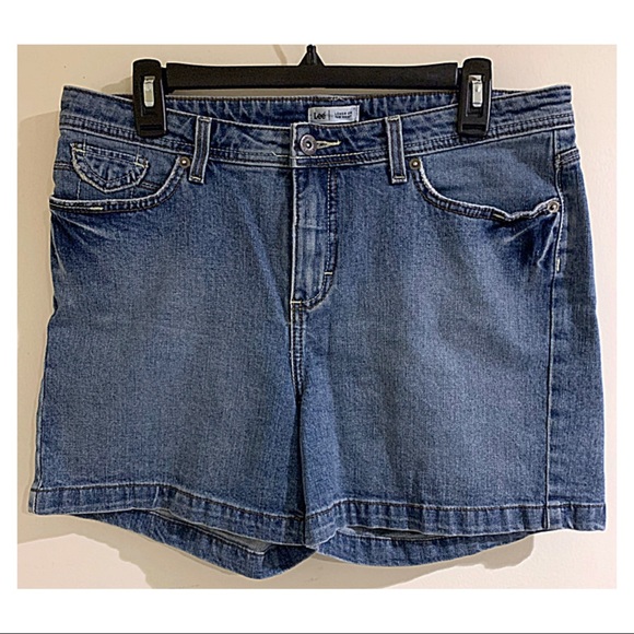 Lee Denim Shorts Mom’s Style Mid Wash Blue Size 12 - Picture 3 of 15